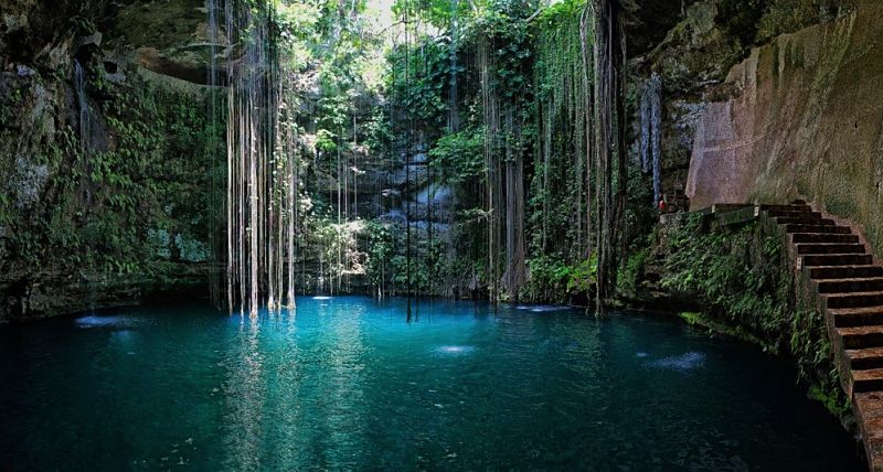 escaleras cenote ik kil