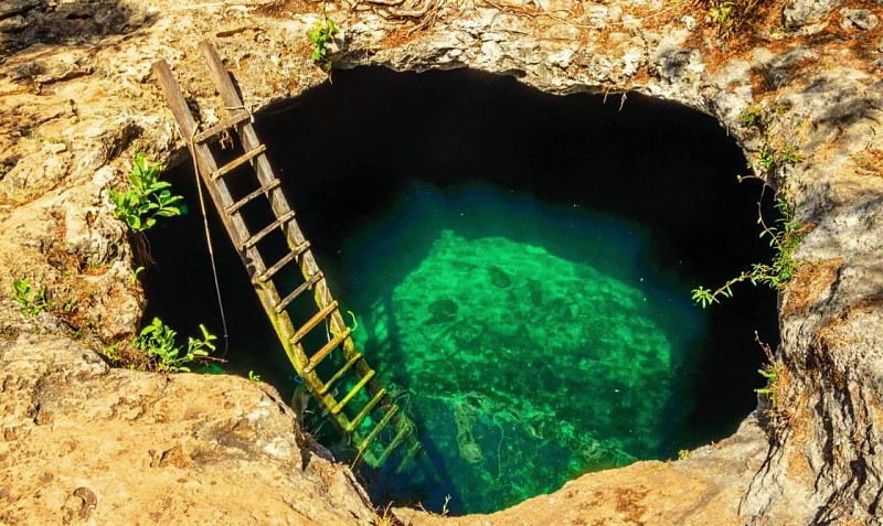 Cenotes en Tulum cenote calavera